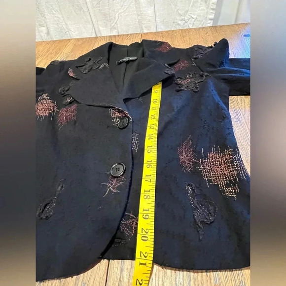 Black Textured Artistic Jacket – Dinh Bà – Size XS - Picture 4 of 9